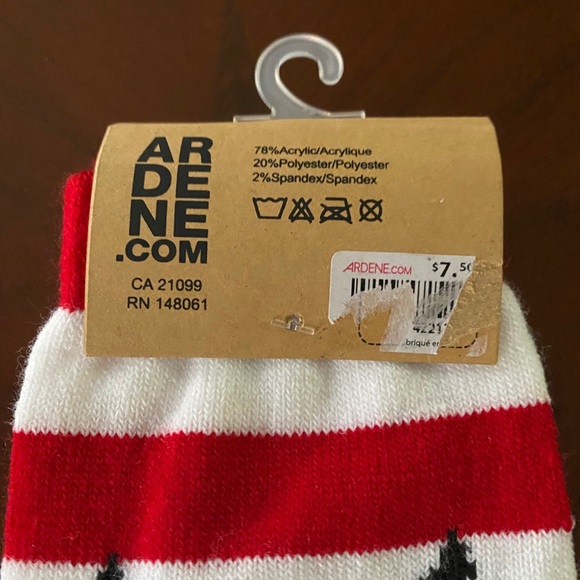 Holiday Socks & Bonus Teddy - Picture 3 of 6